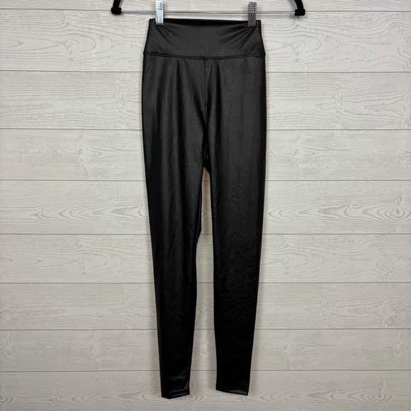 OFFLINE By Aerie Real Luxe Faux Leather Leggings Black NWT Size XS Short - Picture 3 of 10